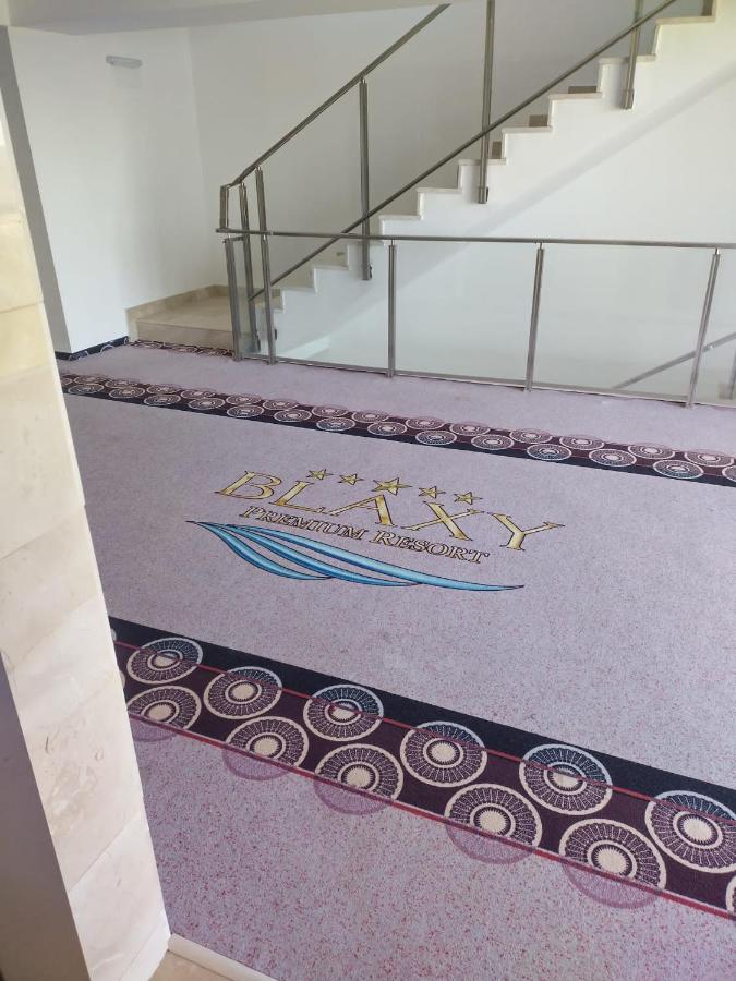 Blaxy Resort Stefi Cu Acces La Piscine Gratuit Douăzeci şi Trei August Eksteriør bilde