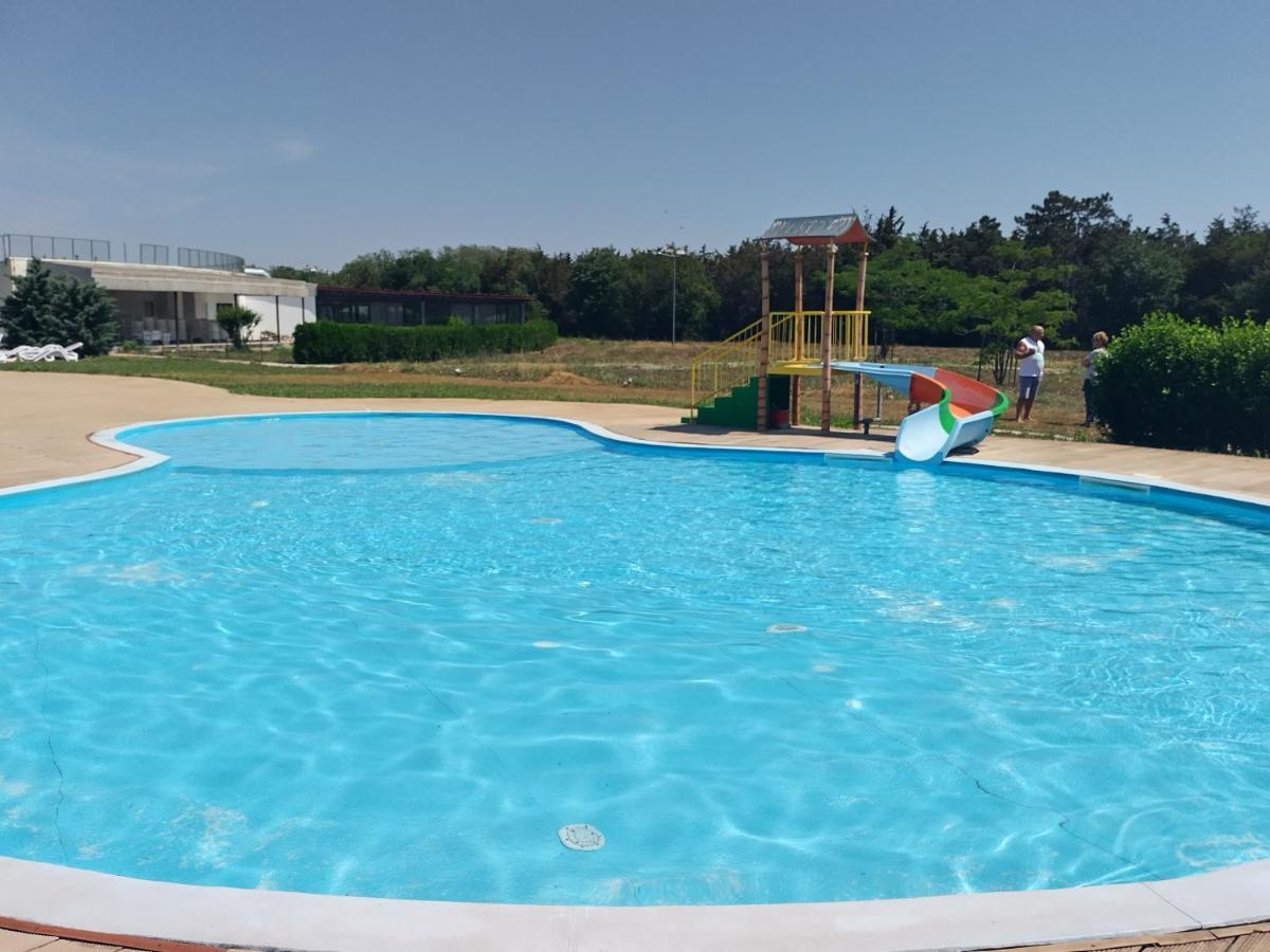 Blaxy Resort Stefi Cu Acces La Piscine Gratuit Douăzeci şi Trei August Eksteriør bilde