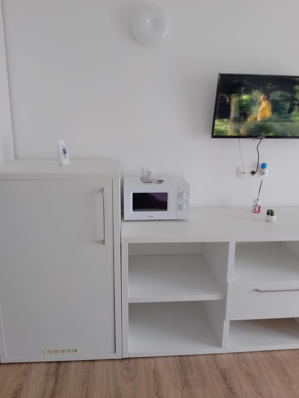 Blaxy Resort Stefi Cu Acces La Piscine Gratuit Douăzeci şi Trei August Eksteriør bilde