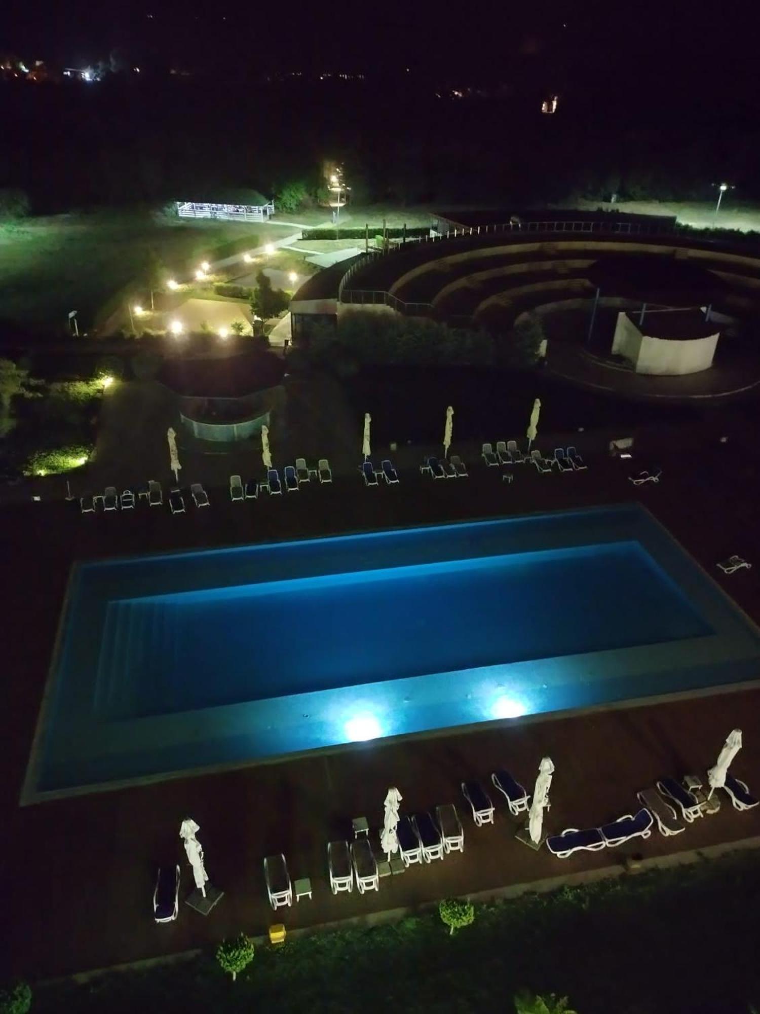 Blaxy Resort Stefi Cu Acces La Piscine Gratuit Douăzeci şi Trei August Eksteriør bilde