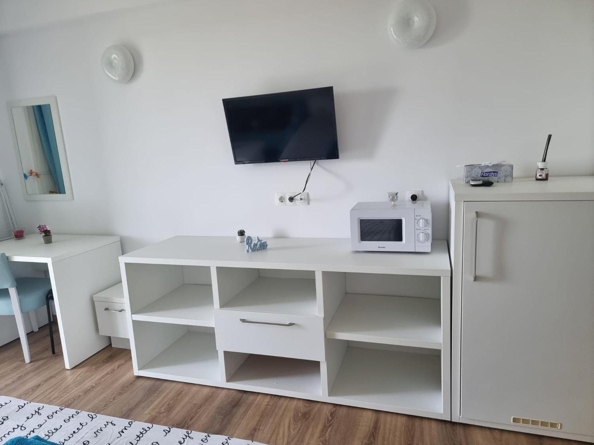 Blaxy Resort Stefi Cu Acces La Piscine Gratuit Douăzeci şi Trei August Eksteriør bilde