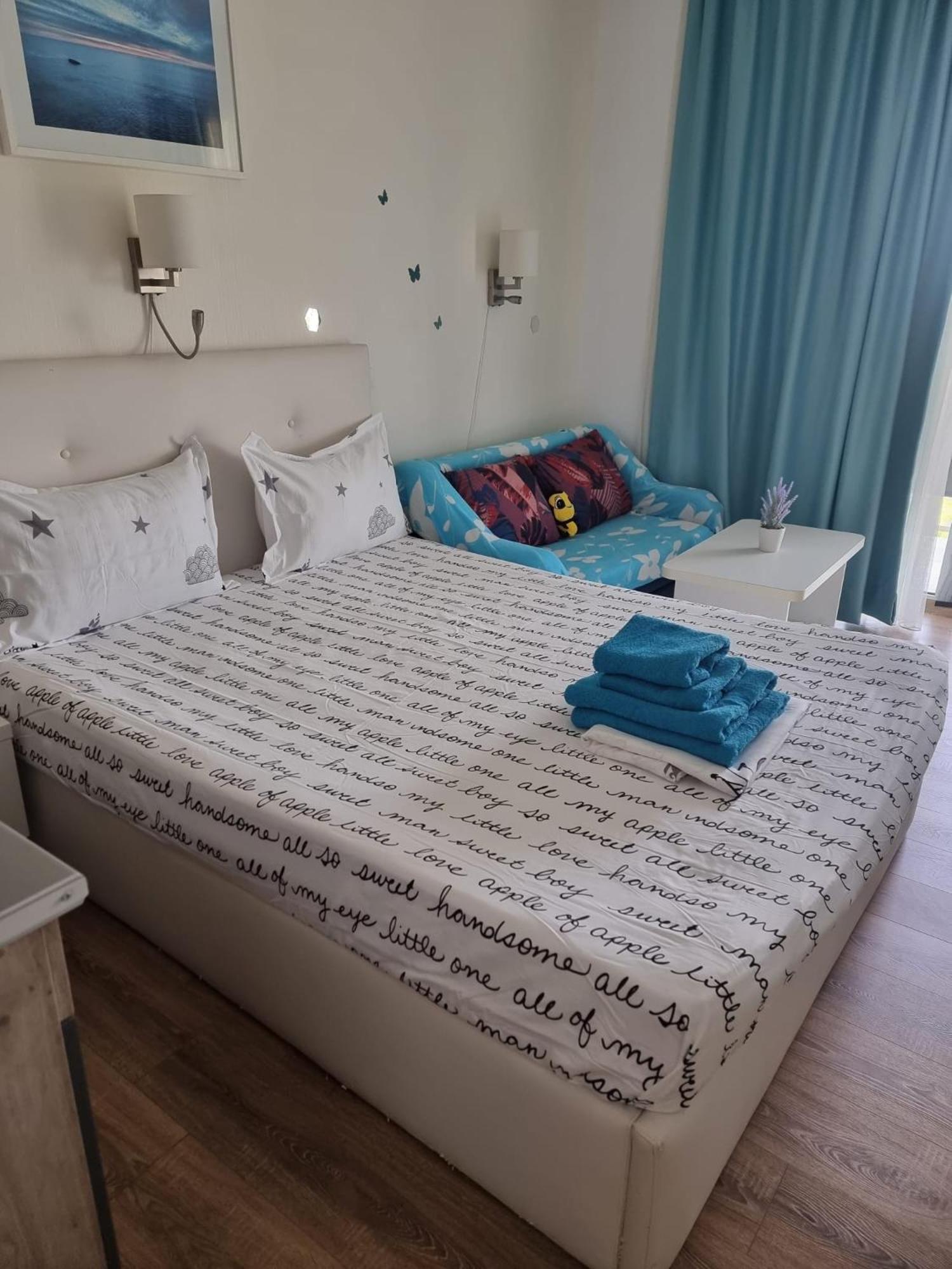 Blaxy Resort Stefi Cu Acces La Piscine Gratuit Douăzeci şi Trei August Eksteriør bilde